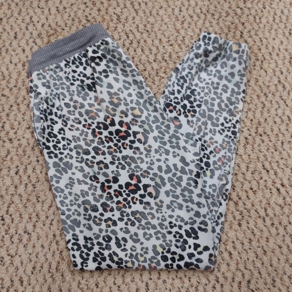 Secret Treasures Women's Rainbow Animal Print Ankle Jogger Lounge Pants M(8-10) - Picture 1 of 14